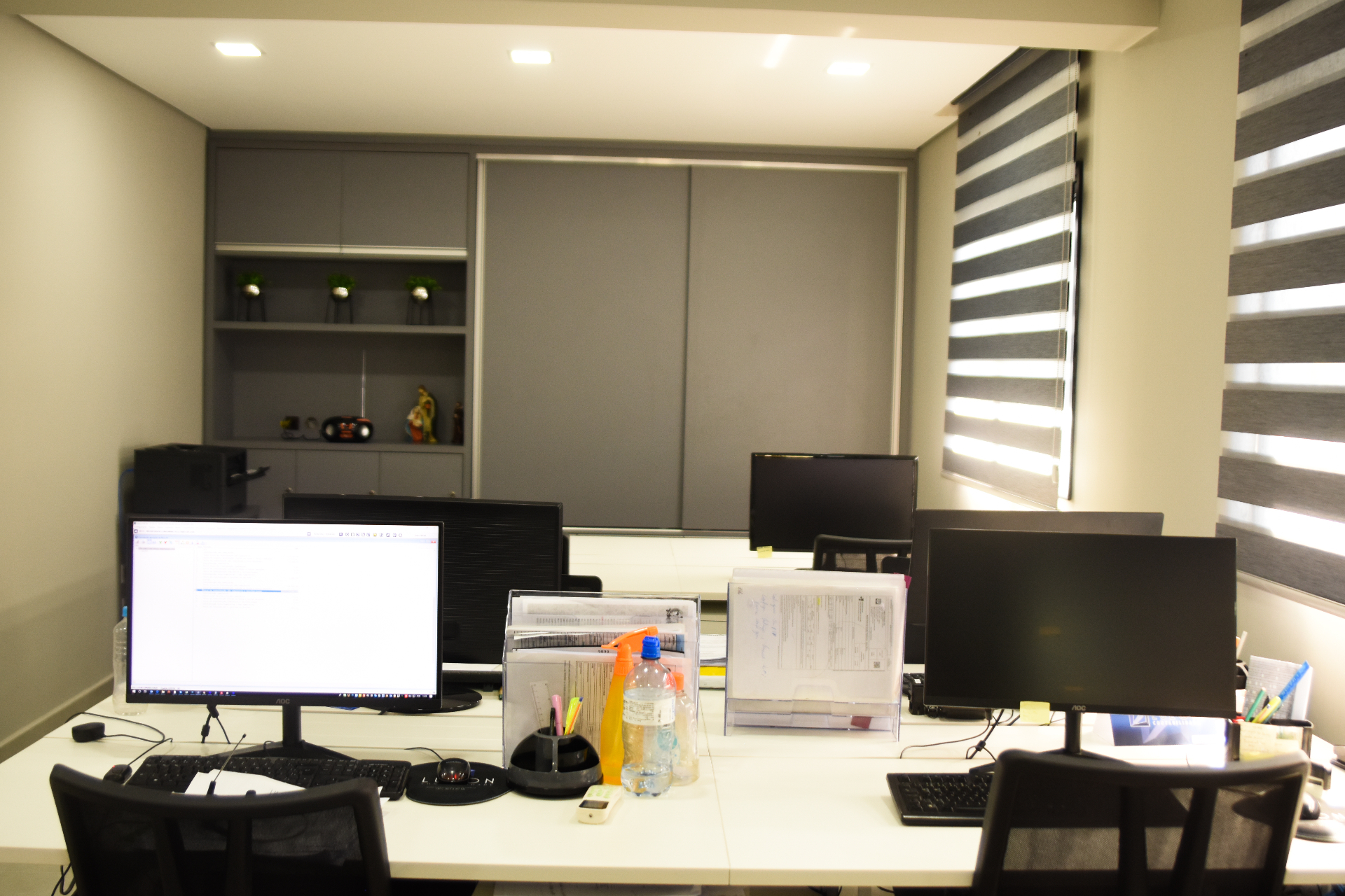 Sala de trabalho da equipe Luzon Contabilidade